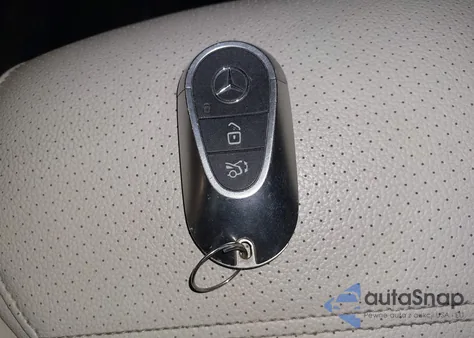 2022 Mercedes-Benz C 300 Sedan z USA, uszkodzony, nr VIN W1KAF4GB4NR049972